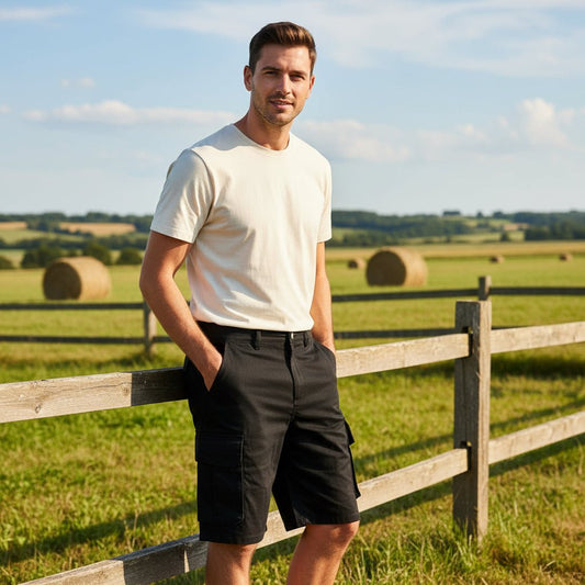 Cargo shorts pocket layout