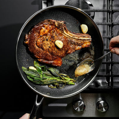 Cooking ribeye steak in hybrid frying pan