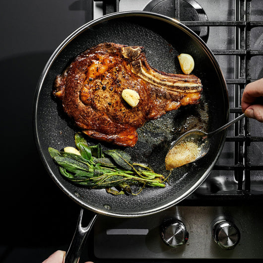 Cooking ribeye steak in hybrid frying pan